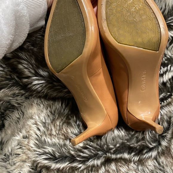 Calvin Klein - Picture 2 of 3